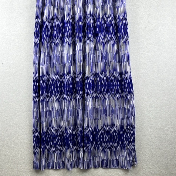 Chico’s Women’s IKAT Pleated Maxi Dress Size 2 (US 12) Blue & White Like New - Picture 7 of 11